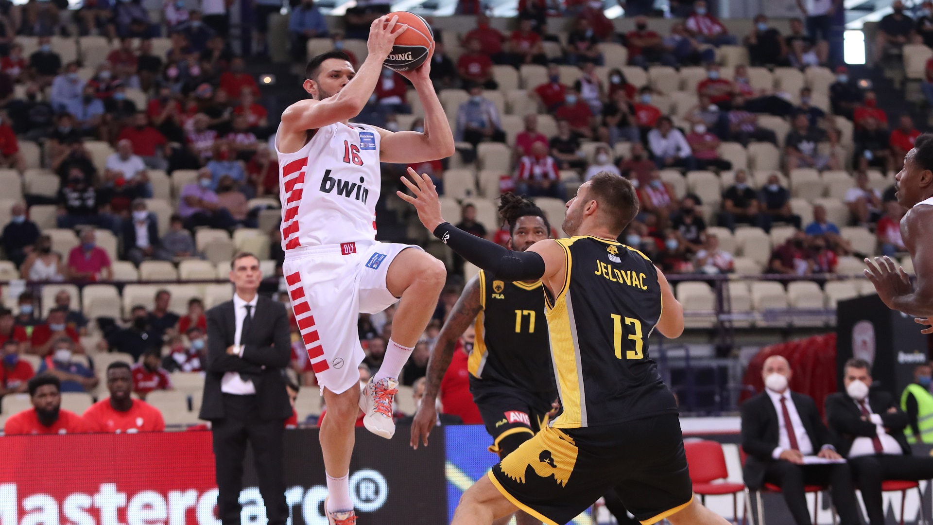 A winning premiere in the Basket League also! - Olympiacos BC