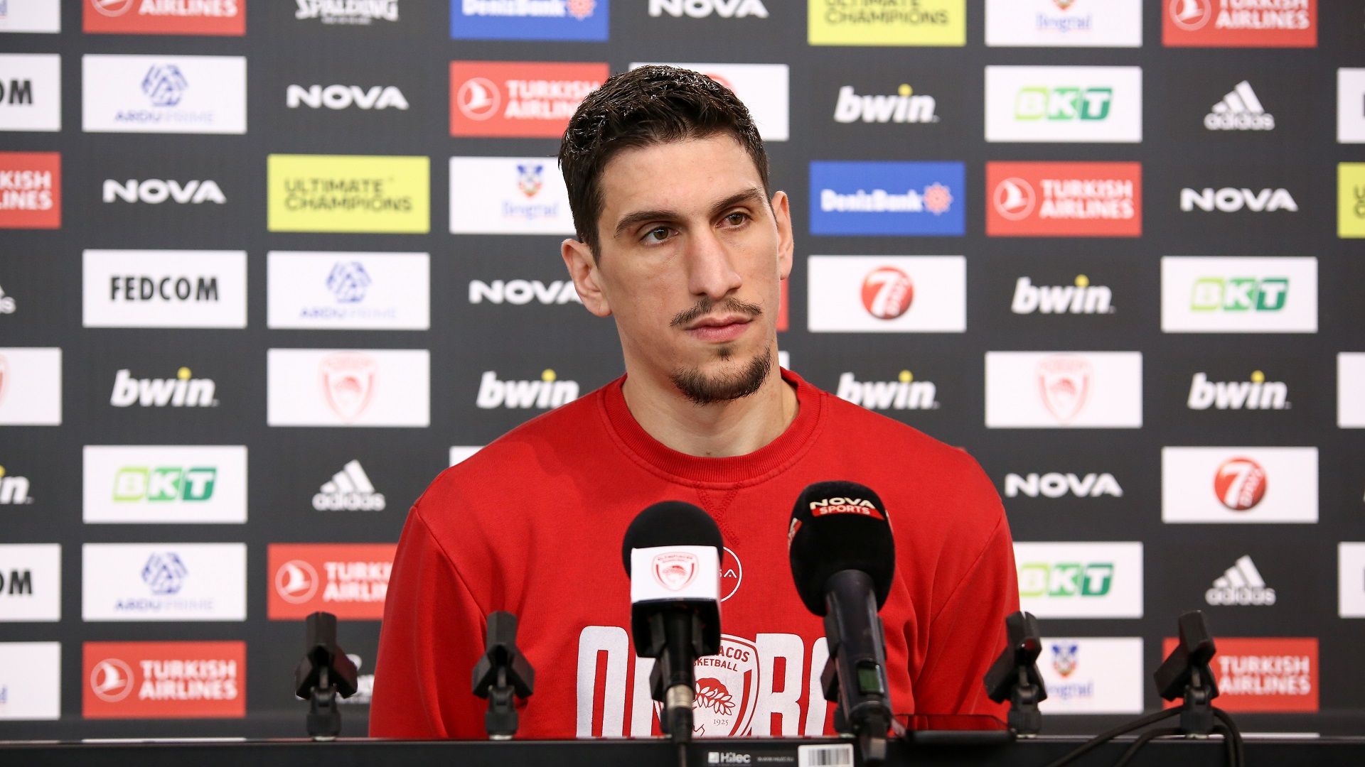 Λαρεντζάκης: «Το ίδιο συγκεντρωμένοι και πεινασμένοι» (vid)