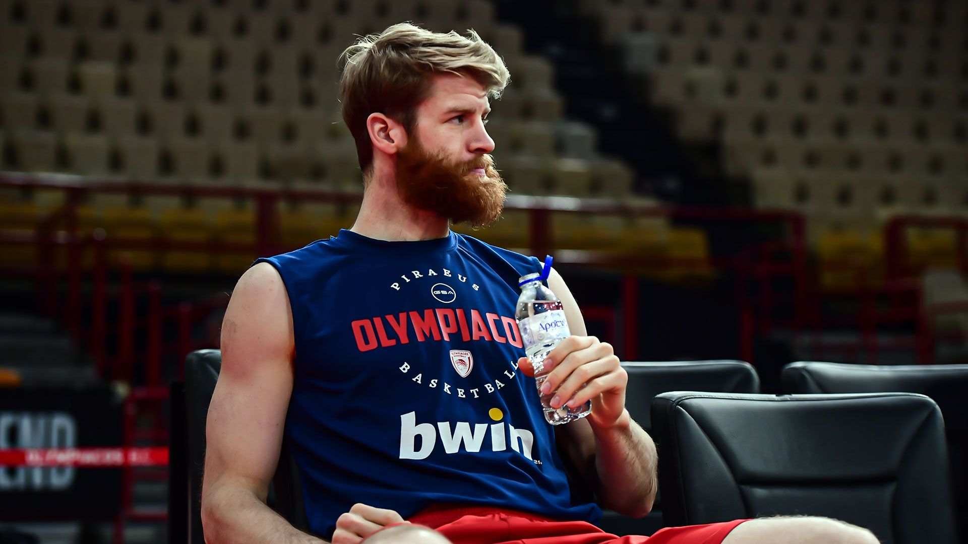 Γουόκαπ: «Έχουμε αυτό το συγκλονιστικό συναίσθημα του να είμαστε όλοι μαζί» (Vid)