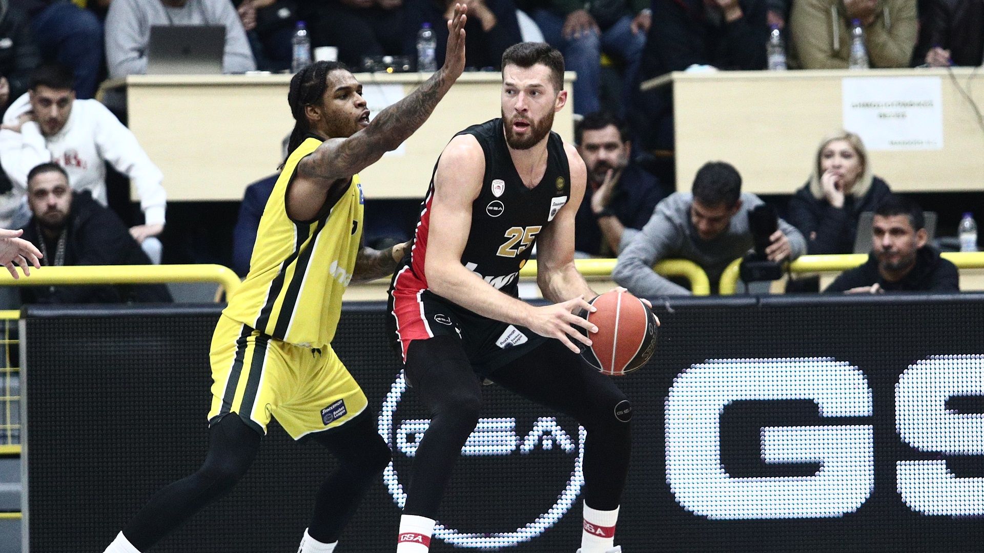 A 100+ points win in Maroussi