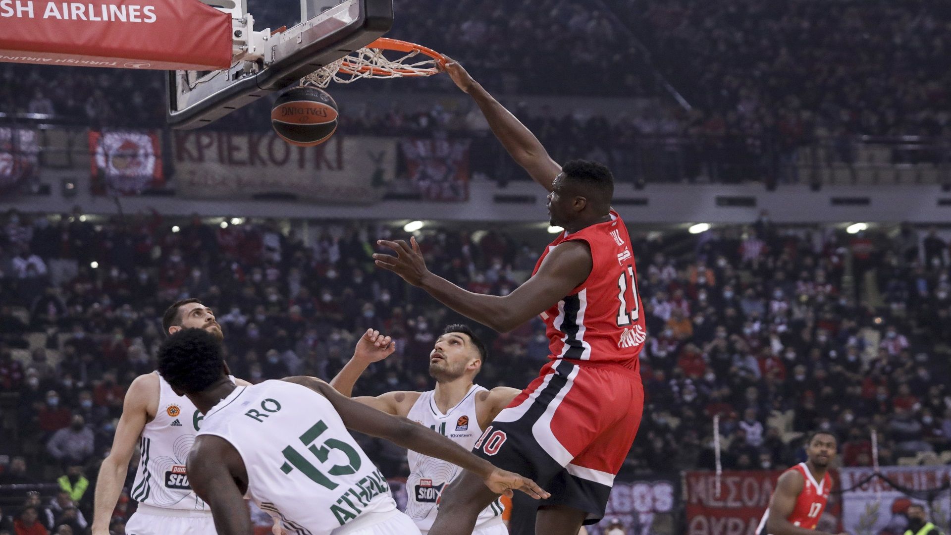 Απόλυτος κυρίαρχος ο Θρύλος!