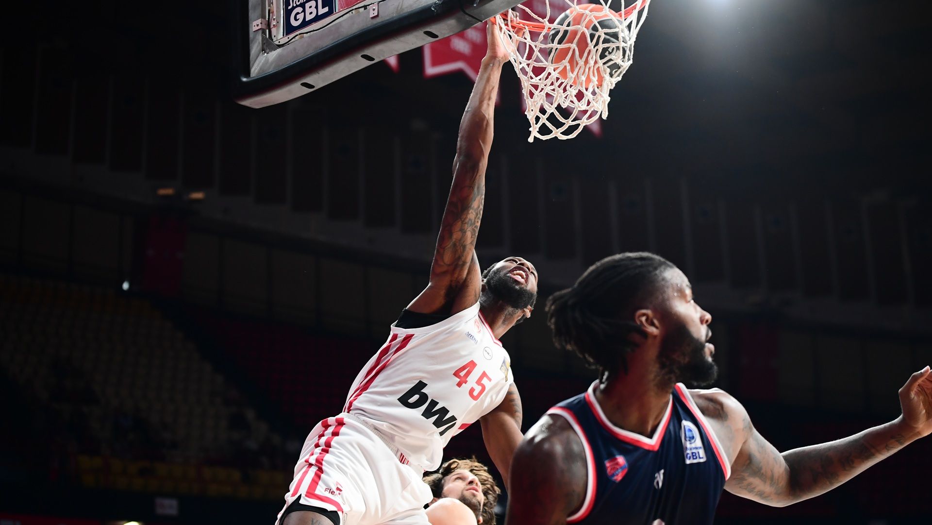 Νίκη στο ΣΕΦ επί του Πανιωνίου