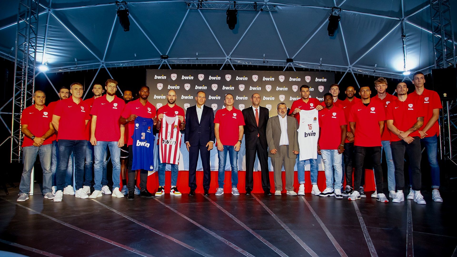 Η παρουσίαση της νέας φανέλας (pics+vid)