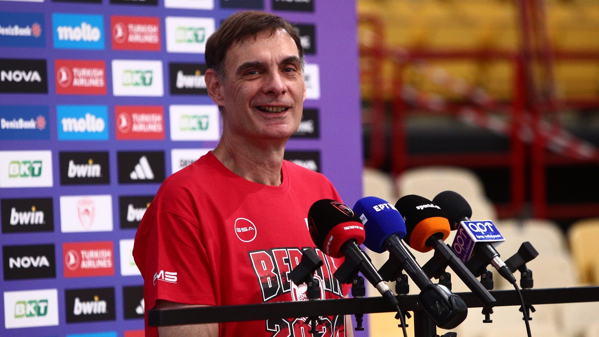 Μπαρτζώκας: «Μακάρι να καταφέρουμε πολλούς τίτλους αυτή την εβδομάδα» (vid)