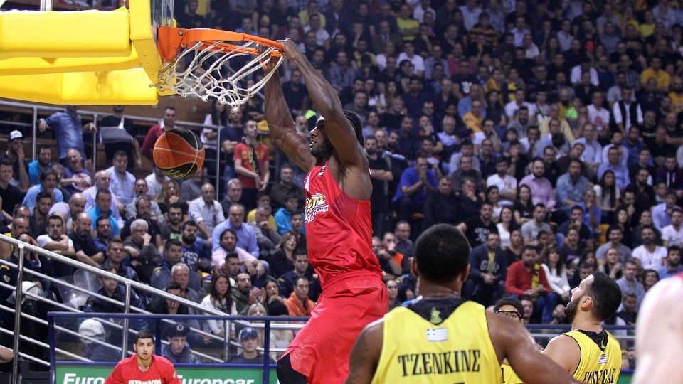 Σπουδαίο διπλό για τον Θρύλο