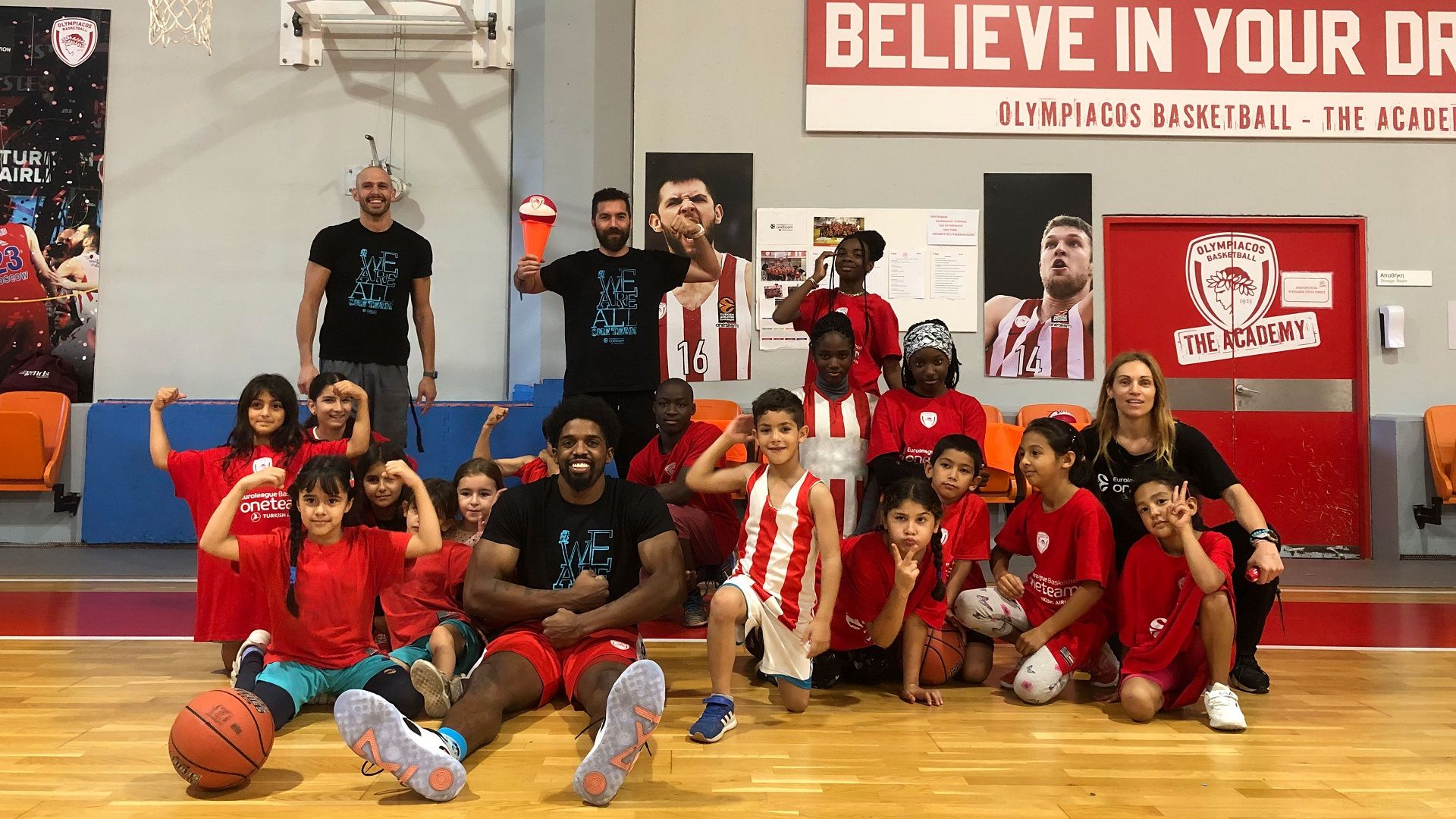 One Team: Coach Shaq! (pics)