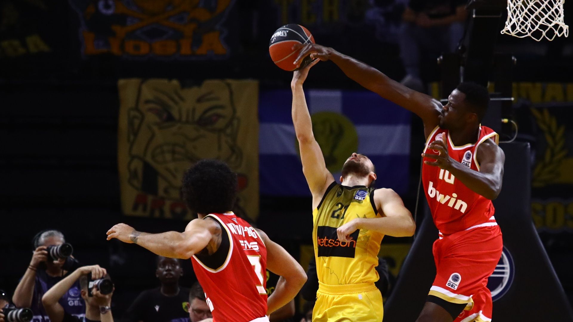 Α 2-0 sweep and now off to the Final 4