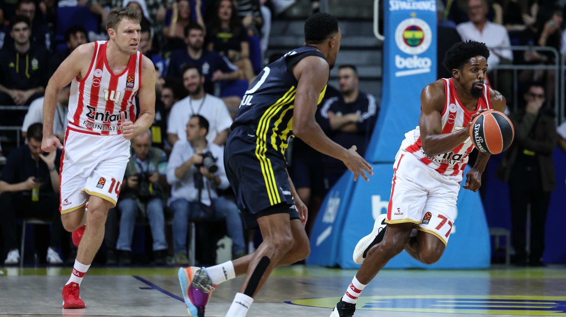 A defeat in Turkey for the Euroleague premiere
