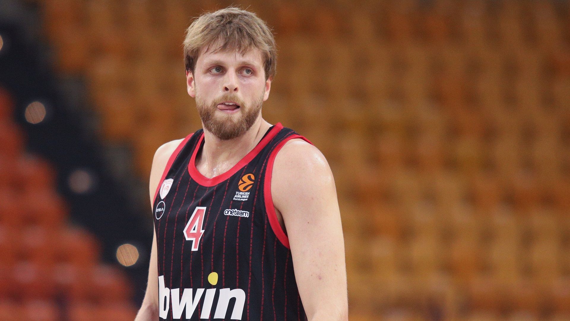 What’s trending με τον Βασίλη Χαραλαμπόπουλο!