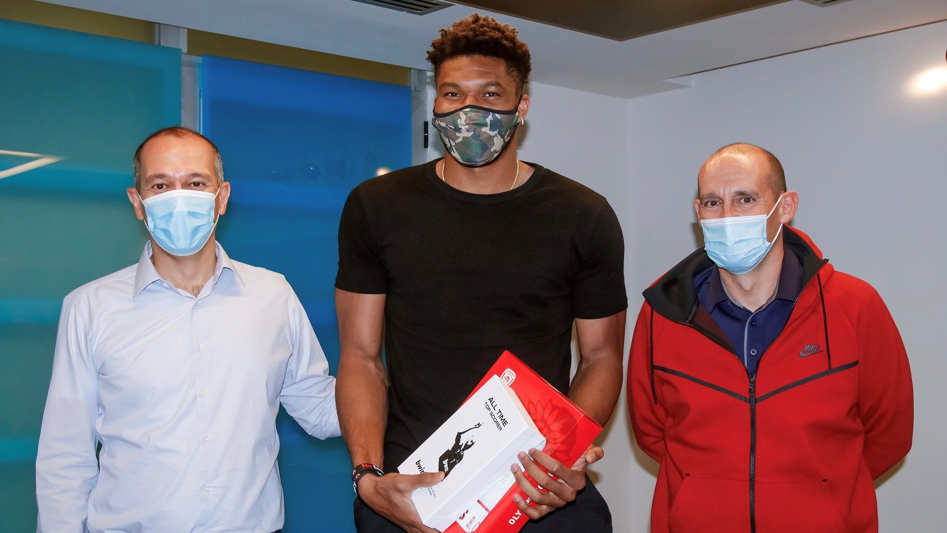 Τα συγχαρητήρια των Προέδρων στους Αντετοκούνμπο