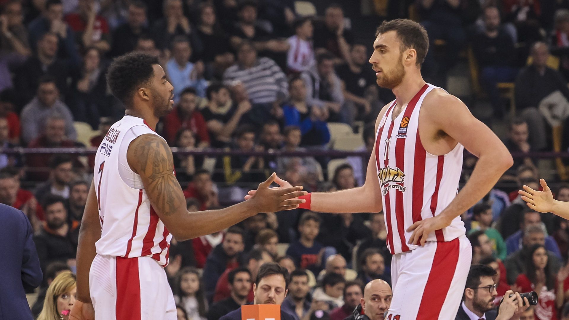 Με πέντε απουσίες…