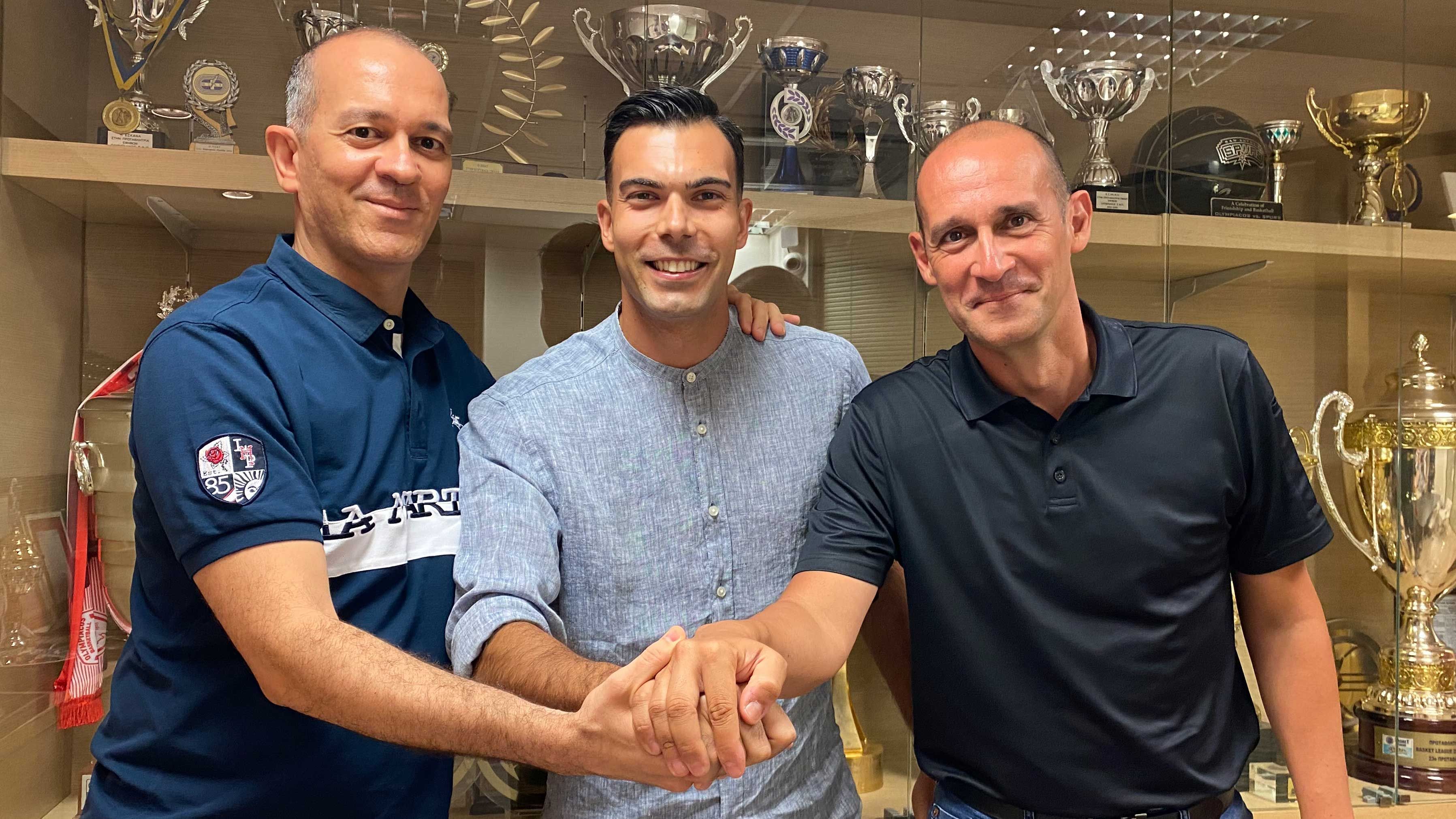 Ο Σλούκας επέστρεψε στο λιμάνι του (Pics)