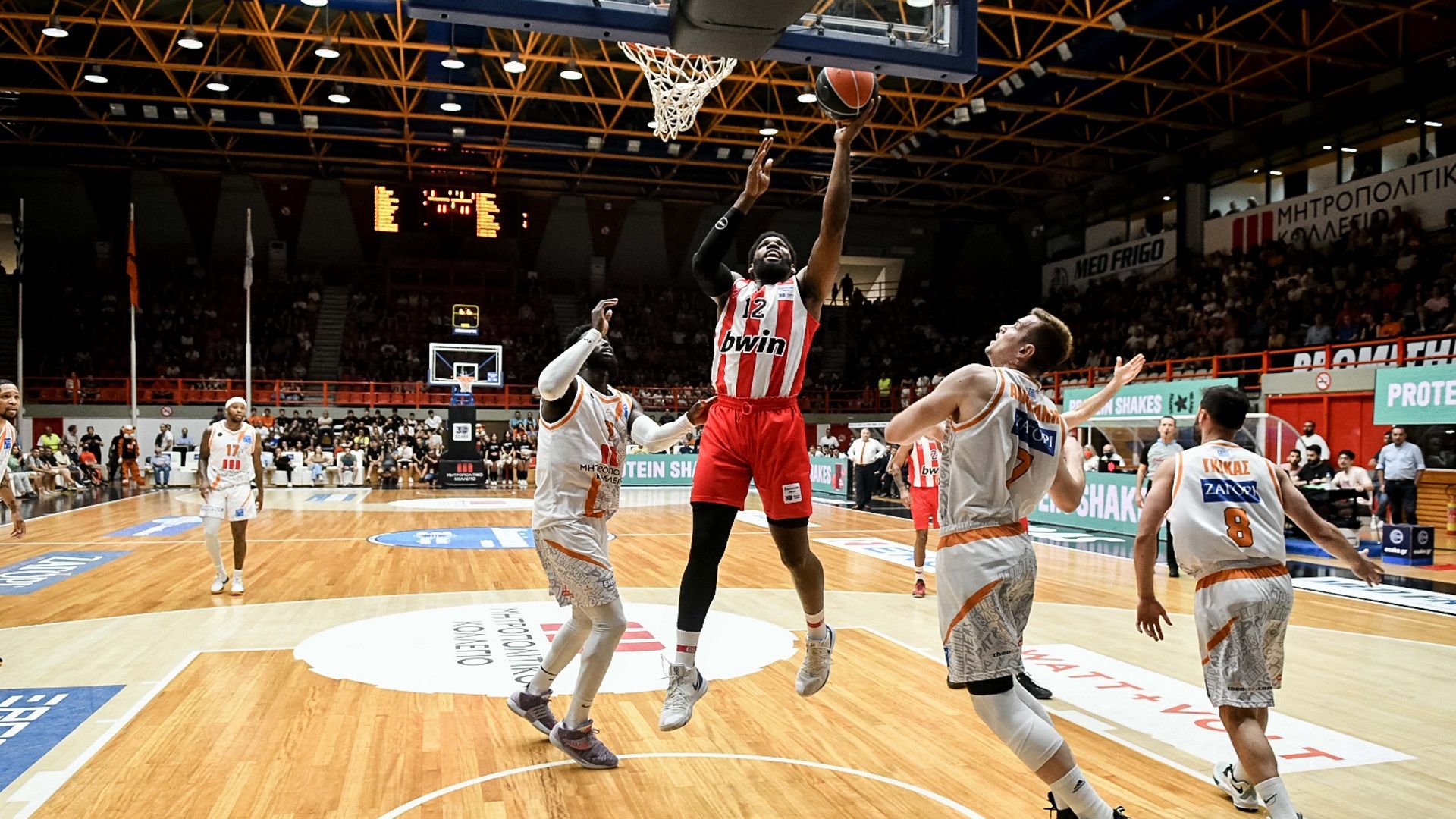 Ετοιμάζει... σκούπα!