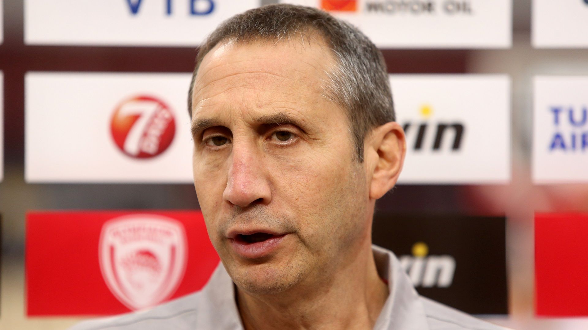 Μπλατ: "Είμαι χαρούμενος που παίζουμε στον Πειραιά!"