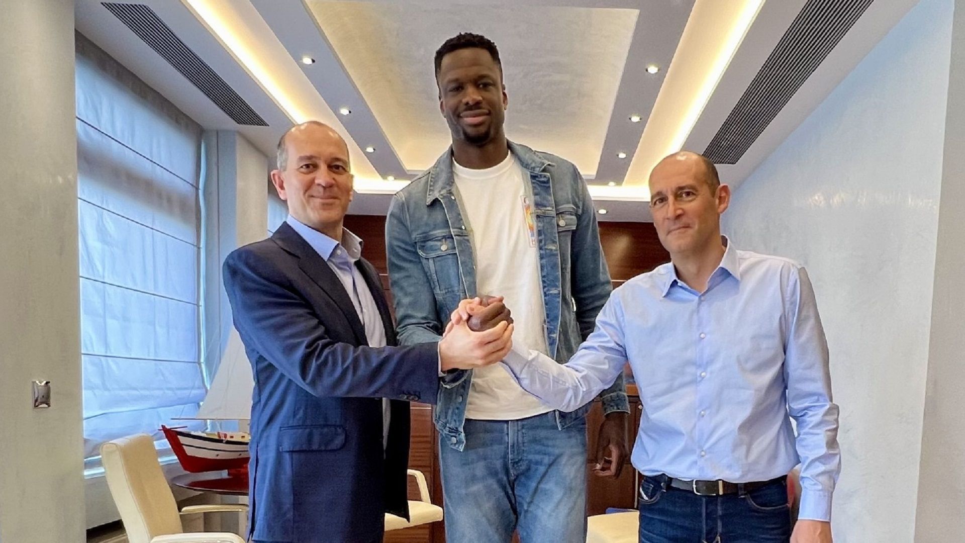 Φαλ: "Να πανηγυρίσουμε ακόμη περισσότερους τίτλους"