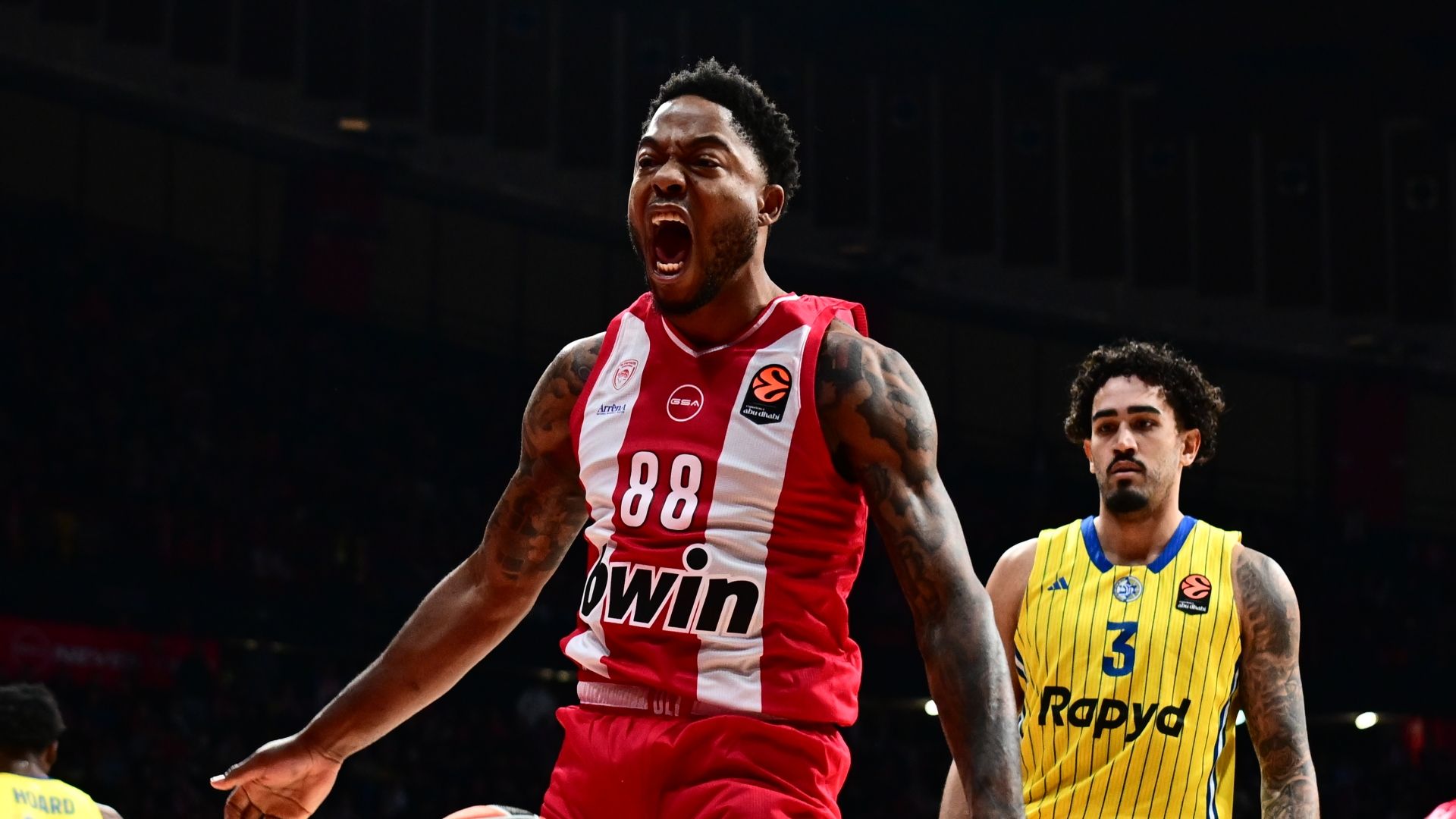 Κέρδισε την Μακάμπι και πέτυχε 4η σερί 100άρα