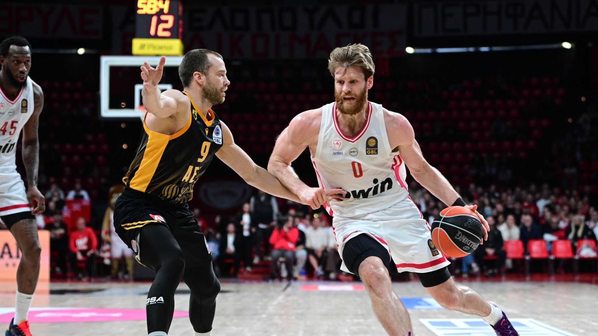 Νίκη επί της ΑΕΚ και 9/9 στην Stoiximan GBL