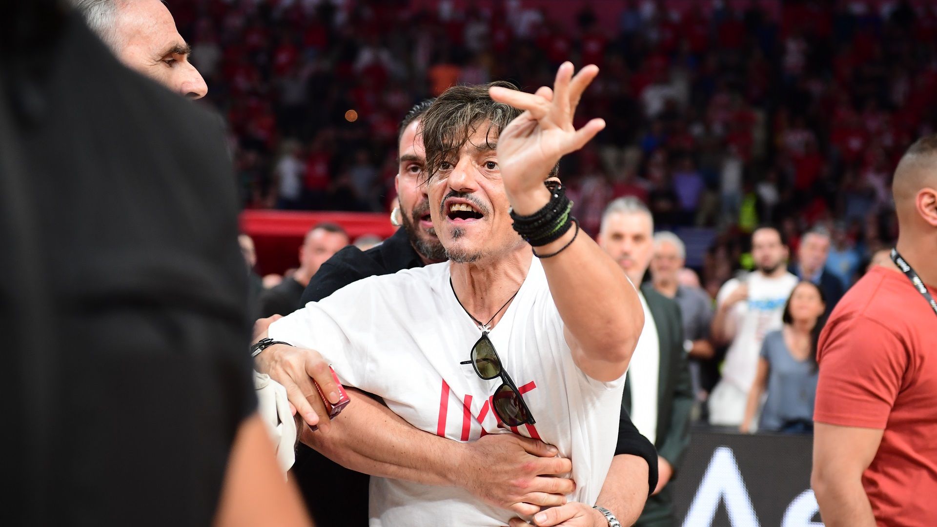 Το βίντεο της ντροπής 2 (vid)