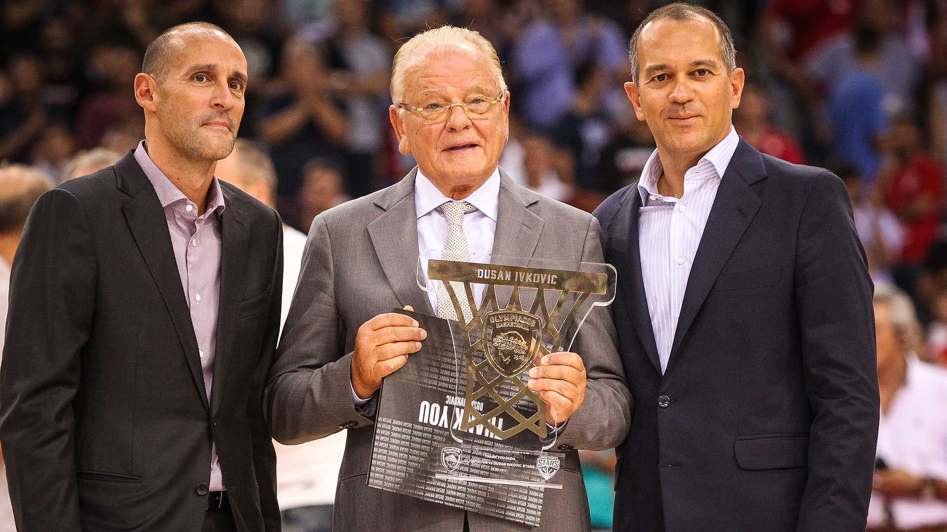 Το αντίο των προέδρων στον Ντούσαν Ίβκοβιτς