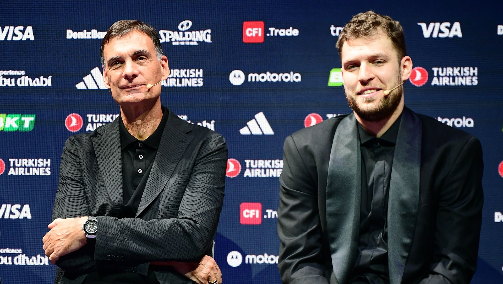 Γ. Μπαρτζώκας και Σ. Βεζένκοφ στην Συνέντευξη Τύπου του Final 4 (vid)