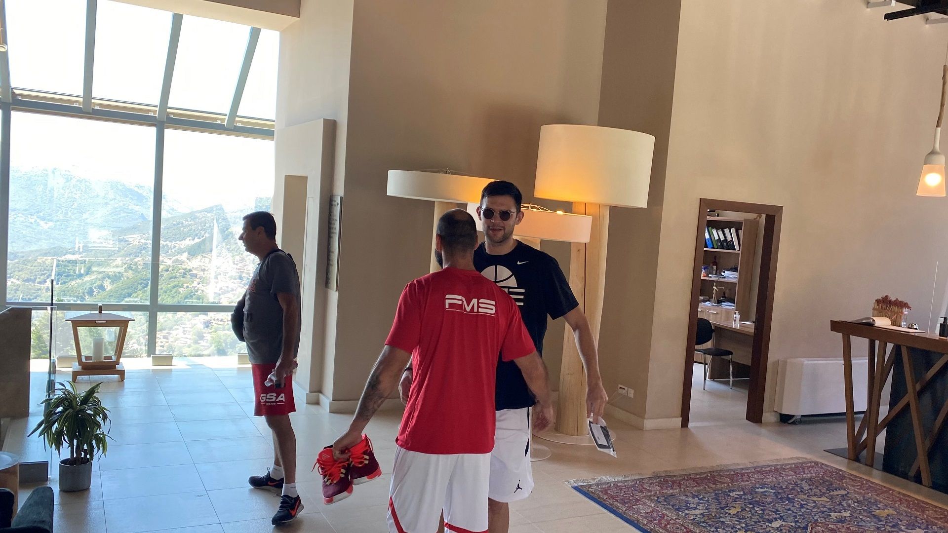 Ενσωματώθηκε στην αποστολή ο Παπ! (pics)