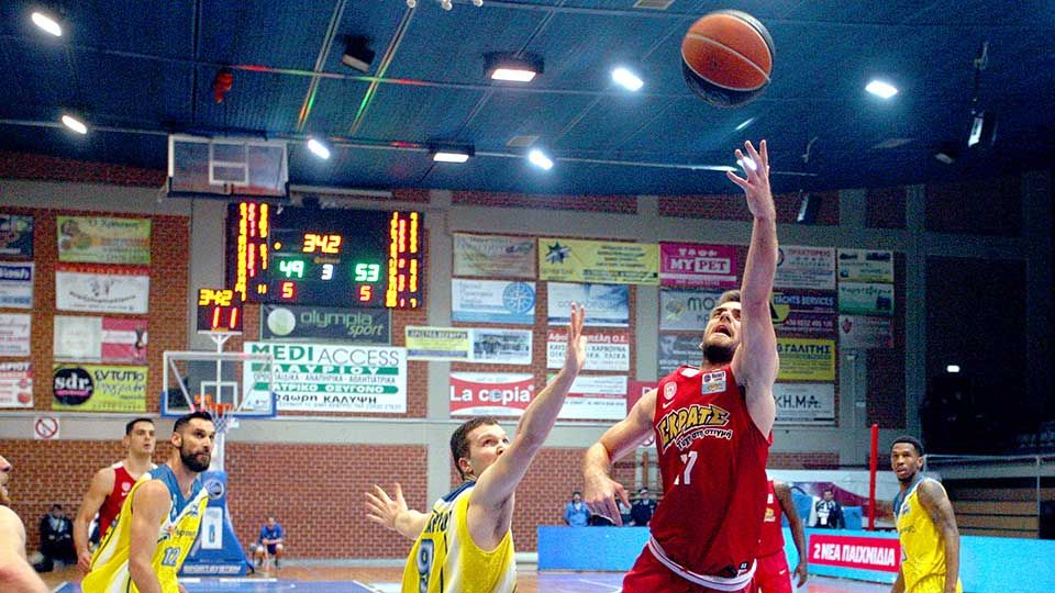 Πέρασε από το Λαύριο με σούπερ άμυνα