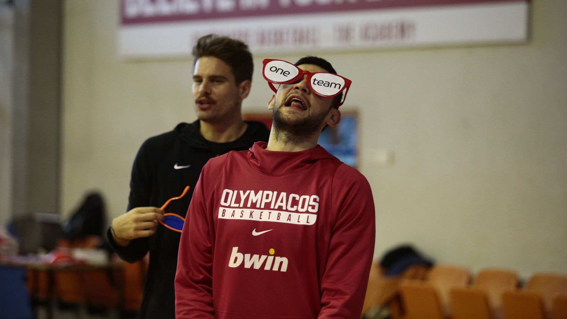 Blind … shots! (pics + vid)