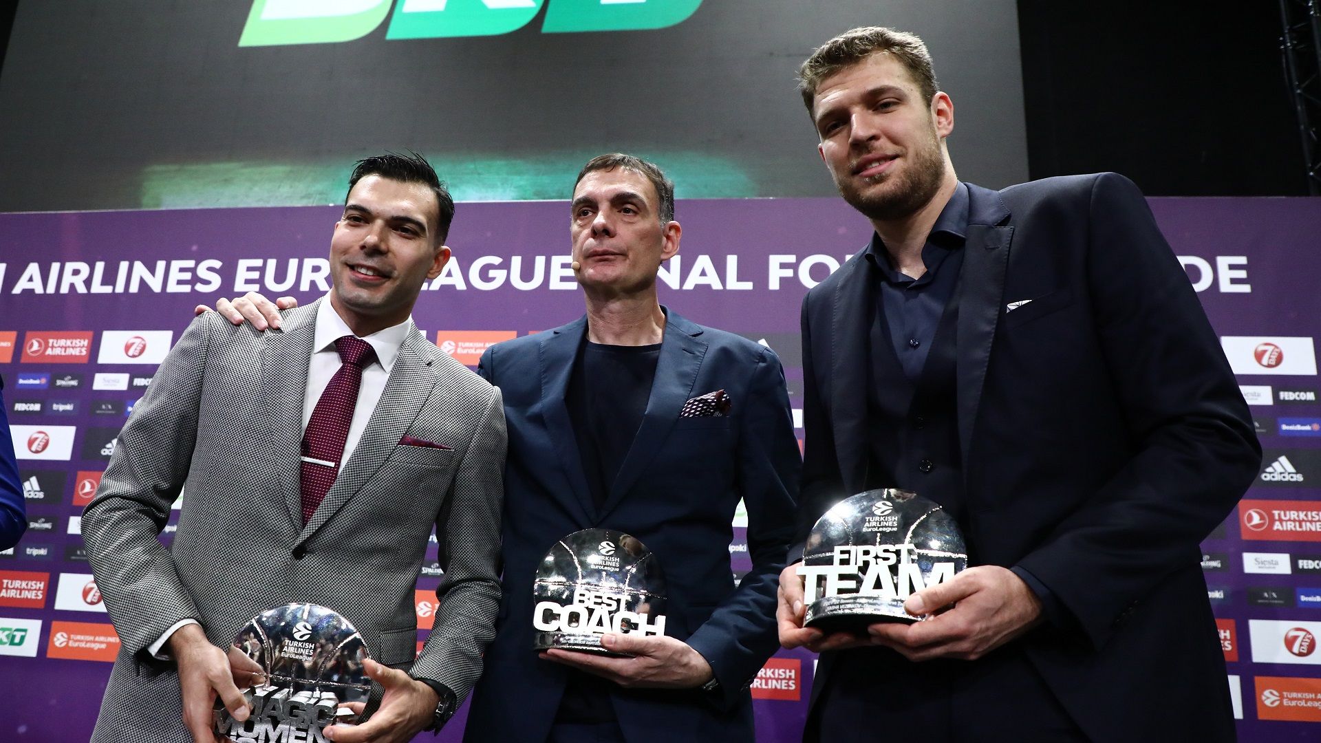 F4: The awards and the statements by the ‘reds’ protagonists (vid)