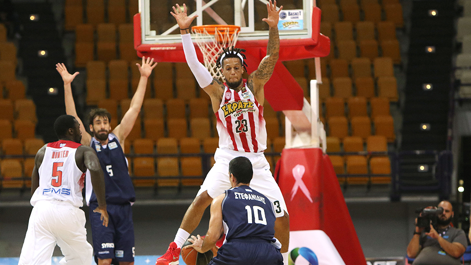 Ουσία και θέαμα από τον Θρύλο