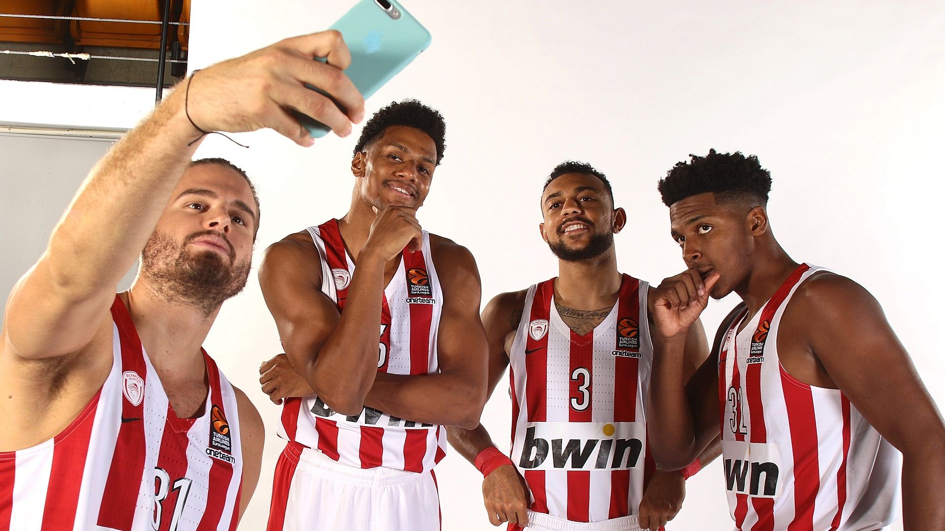 Όλα τα… φλας, στους φιλάθλους μας!