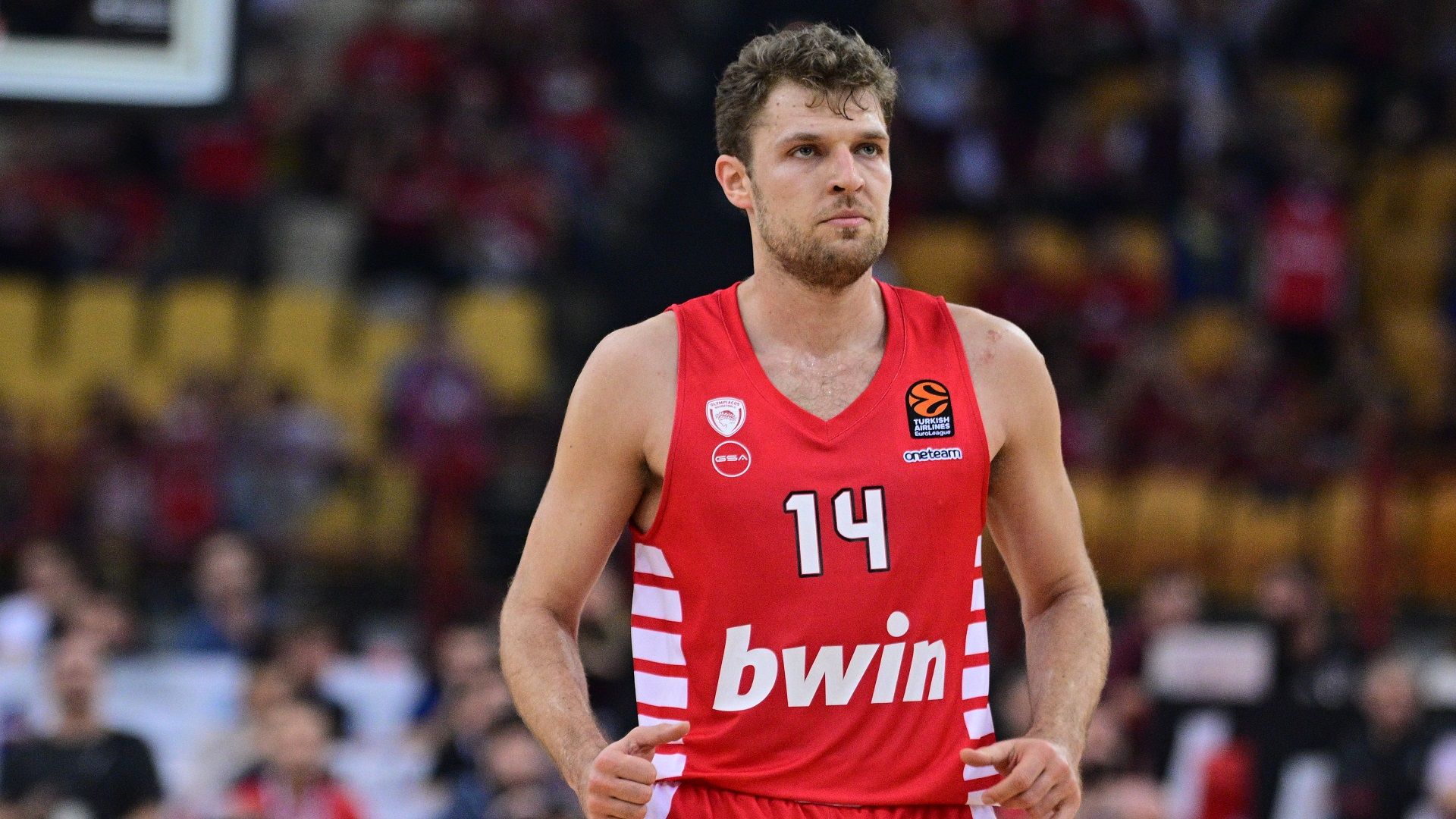 Βεζένκοφ: «Να παίξουμε στο 100% μας» (vid)